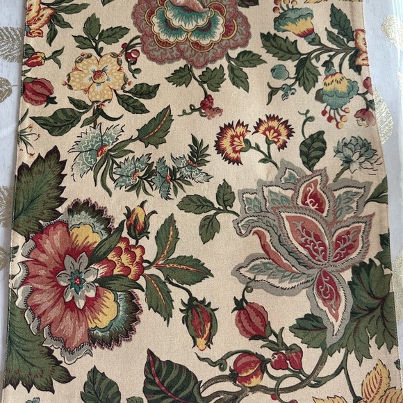 Fall Floral Bold 100 % cotton Placemats set of 4, 14 x 18 inch Brand New - Picture 1 of 9